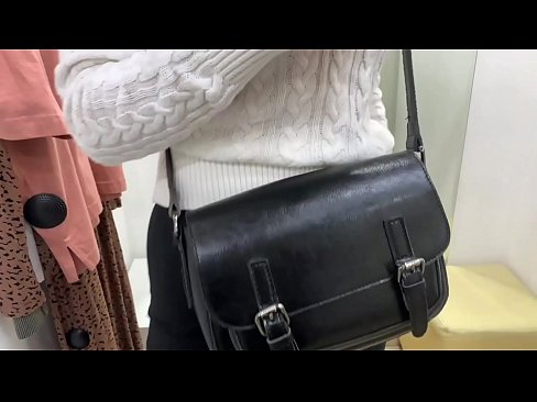 ❤️ Јавна мастурбација младе кучке ФералБерри са дилдом у соби за мерење ❌ Квалитетан секс на sr.raceporn.ru ❌